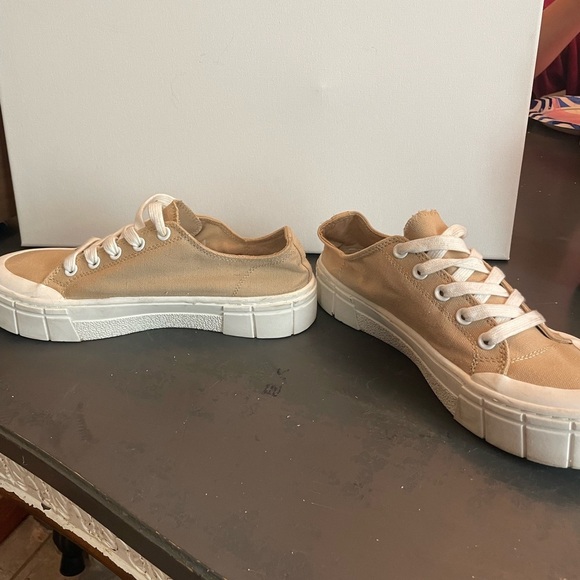 Mad Love Tan Canvas Sneakers size 9 - Picture 5 of 9